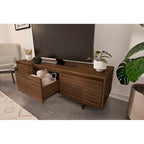 Meuble TV 60" avec tiroir et rangement, beige/noyer, style scandinave, convient aux TV jusqu'à 66"